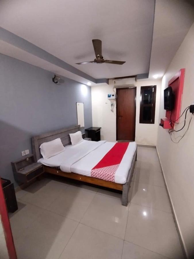 Oyo Hotel New Metro Near Phoenix United Lucknow Luaran gambar