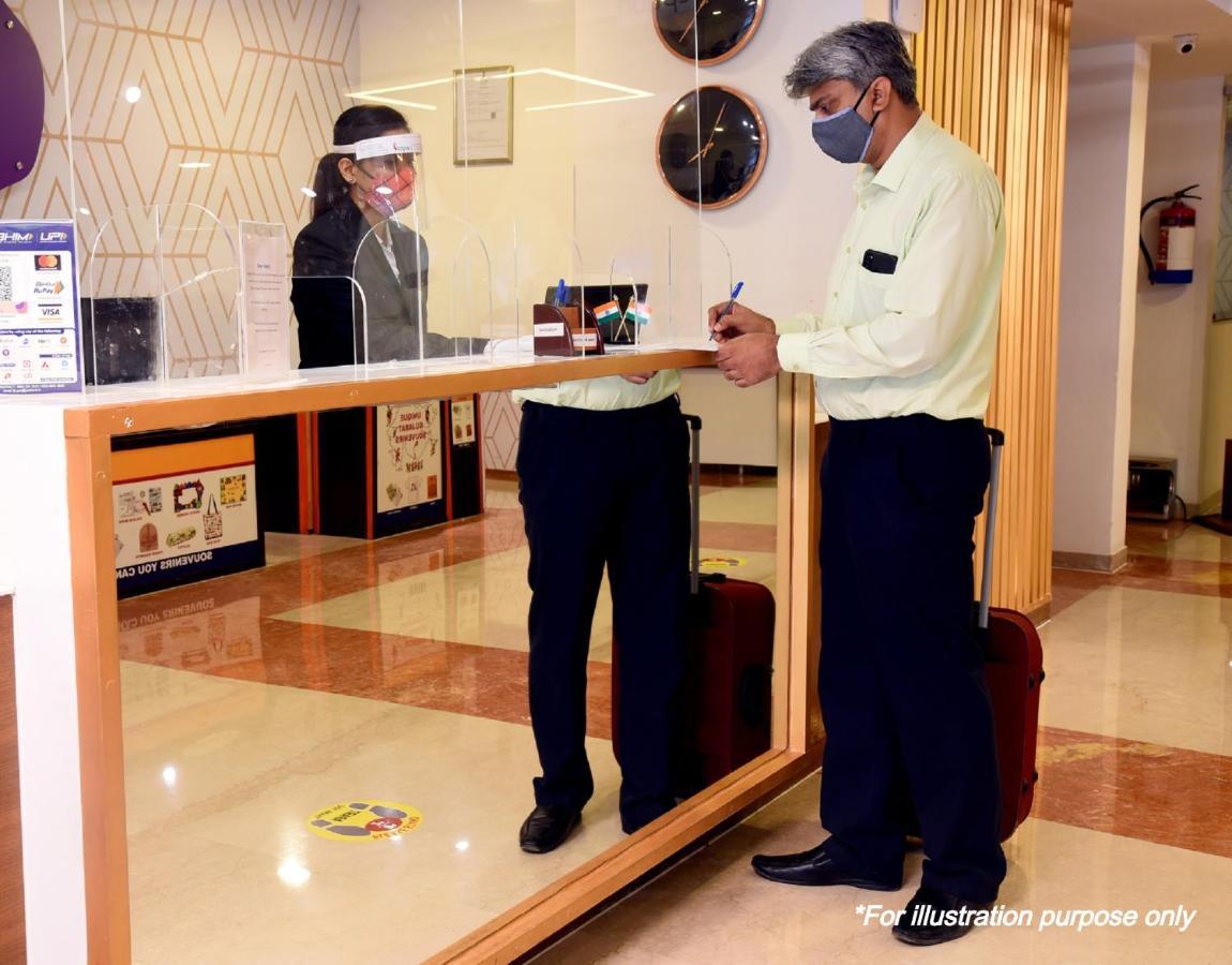 Oyo Hotel New Metro Near Phoenix United Lucknow Luaran gambar